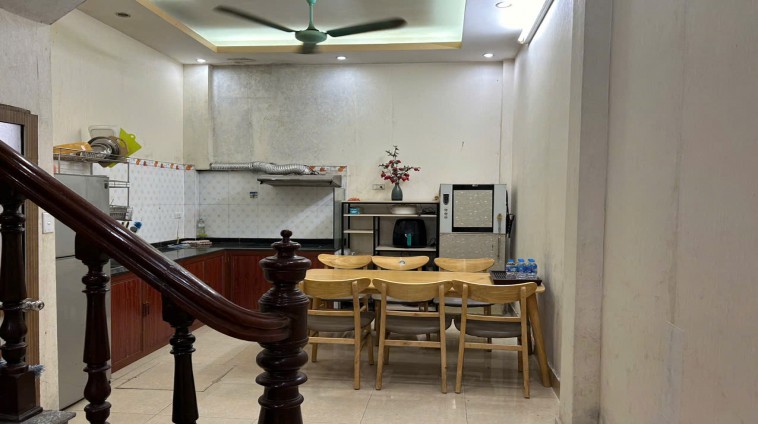 Cho thuê nhà  nguyên căn ngõ 2 Hà Trì, 40m x 4 tầng 3 wc 4 ngủ, 13Tr - ở nhóm đi làm, hộ GĐ